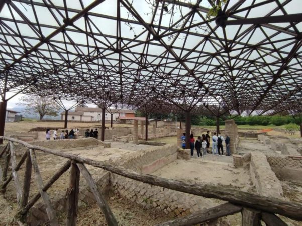 ATRIPALDA (AV) Abellinum, parla la Soprintendente Raffaella Bonaudo sul futuro del parco archeologico. Articolo di stampa tratto da Atripaldanews del 28 settembre 2022