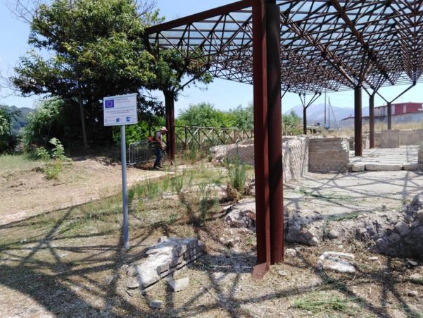 ATRIPALDA (AV) Abellinum, il Comune ripulisce il parco archeologico di via Manfredi. Iniziati stamattina, cos come concordato con la Soprintendenza, i lavori di pulizia e del taglio delle erbe nel parco archeologico.