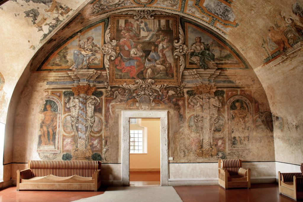Il 14 maggio visita di notte la Certosa di San Lorenzo a Padula  ed il Carcere Borbonico ad Avellino