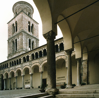 i Sarcofagi del DUOMO di SALERNO dal riuso allarcheologia. Gioved 16 Giugno 2016, ore 17.30, Cattedrale di San Matteo Salerno, presentazione per visitatori del sistema di lettura Braille e app informatica