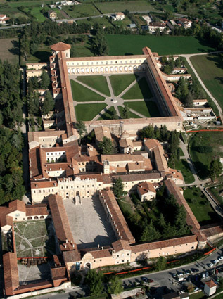 PADULA –  Successo e proroga per la mostra “Il dolore della Passione in Certosa”. L’esposizione aperta al pubblico anche a maggio.