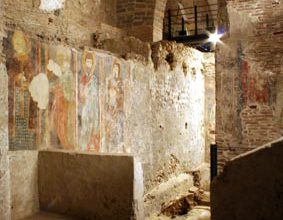 IL NUOVO ORARIO  DI APERTURA  AL COMPLESSO MONUMENTALE DI SAN PIETRO A CORTE. Il sito del centro storico di Salerno,  nel mese di agosto e settembre,  visitabile nei giorni  di venerdi, sabato e domenica dalle 9.30 alle 18.30.  INGRESSO GRATUITO