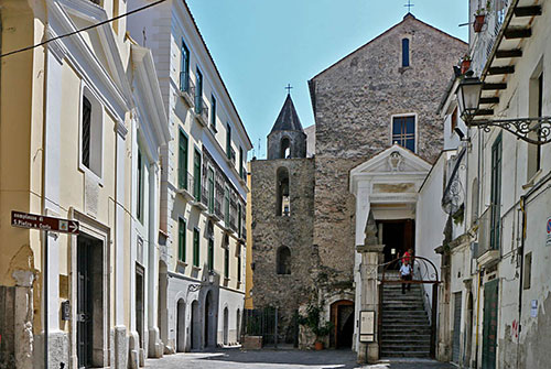 Salerno: 35150 visitatori per San Pietro a Corte nei primi 12 mesi di apertura. Articolo di stampa tratto da SALERNONOTIZIE del 5 maggio 2017