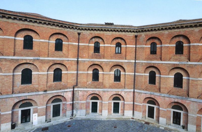 Avellino, Carcere Borbonico / Premio Radici Creative. La Rassegna Il Giardino degli odori 2017″ proseguir fino alle ore 20.00 di domenica 14 maggio