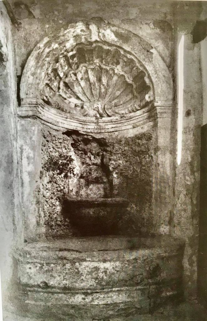 Fontane in citt: la fontana via Trotula De Ruggero 30 #iorestoacasa  #laculturanonsiferma