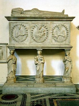 SALERNO – Cattedrale di san Matteo. Il transetto: monumento funebre Piscicelli  #laculturanonsiferma