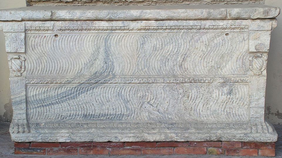 SALERNO – Cattedrale di San Matteo. L’atrio: monumenti vari 2 #laculturanonsiferma