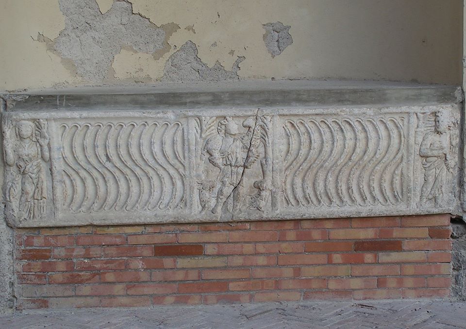 SALERNO – Cattedrale di San Matteo. L’atrio: monumenti vari 3  #laculturanonsiferma