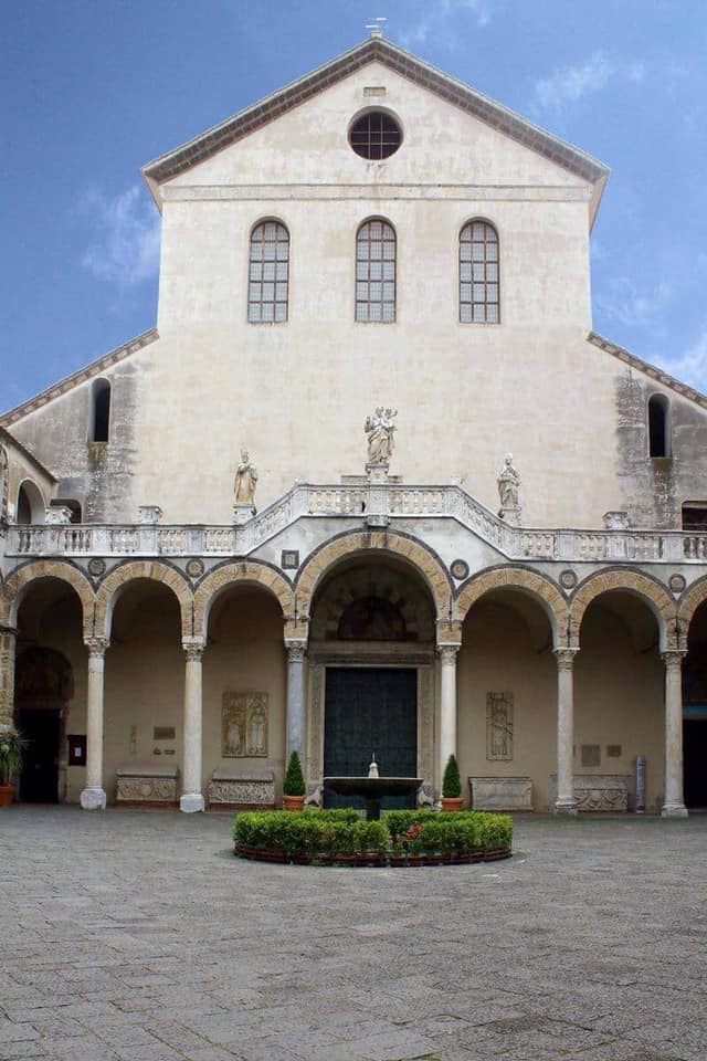 SALERNO – Cattedrale di San Matteo. La loggia barocca   #laculturanonsiferma