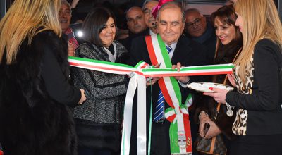 Carife, inaugurato il Museo Archeologico irpino. Ecco lantica Romulea di Johannowsky. La Baronia apre il MAC, un impianto che raccoglie 400 reperti da corredi funerari: L’allestimento sar ulteriormente arricchito in futuro con ulteriori reperti.