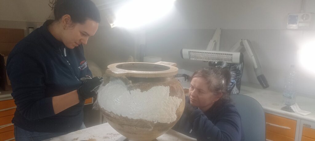 Fervono i preparativi per l’imminente esposizione della T.10188